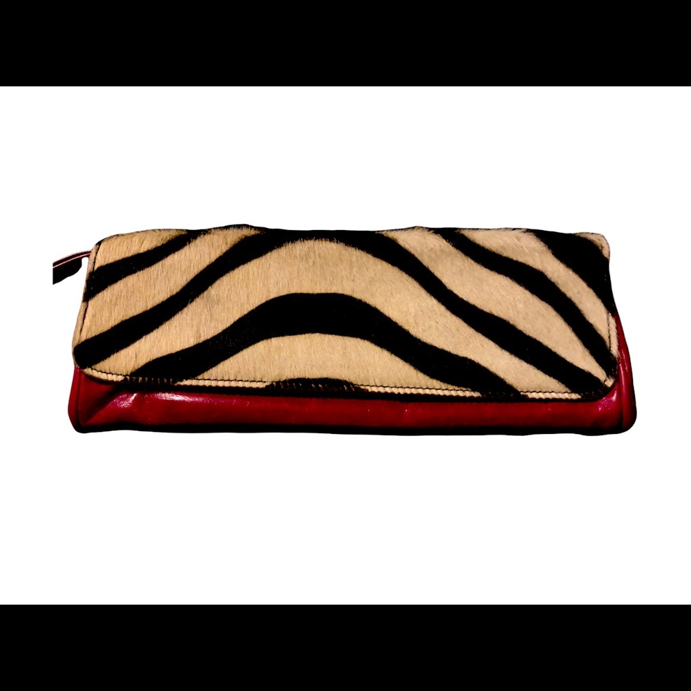 Wristlet clutch